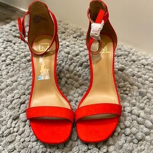NWT Material Girl coral red mblaire5 size 7M